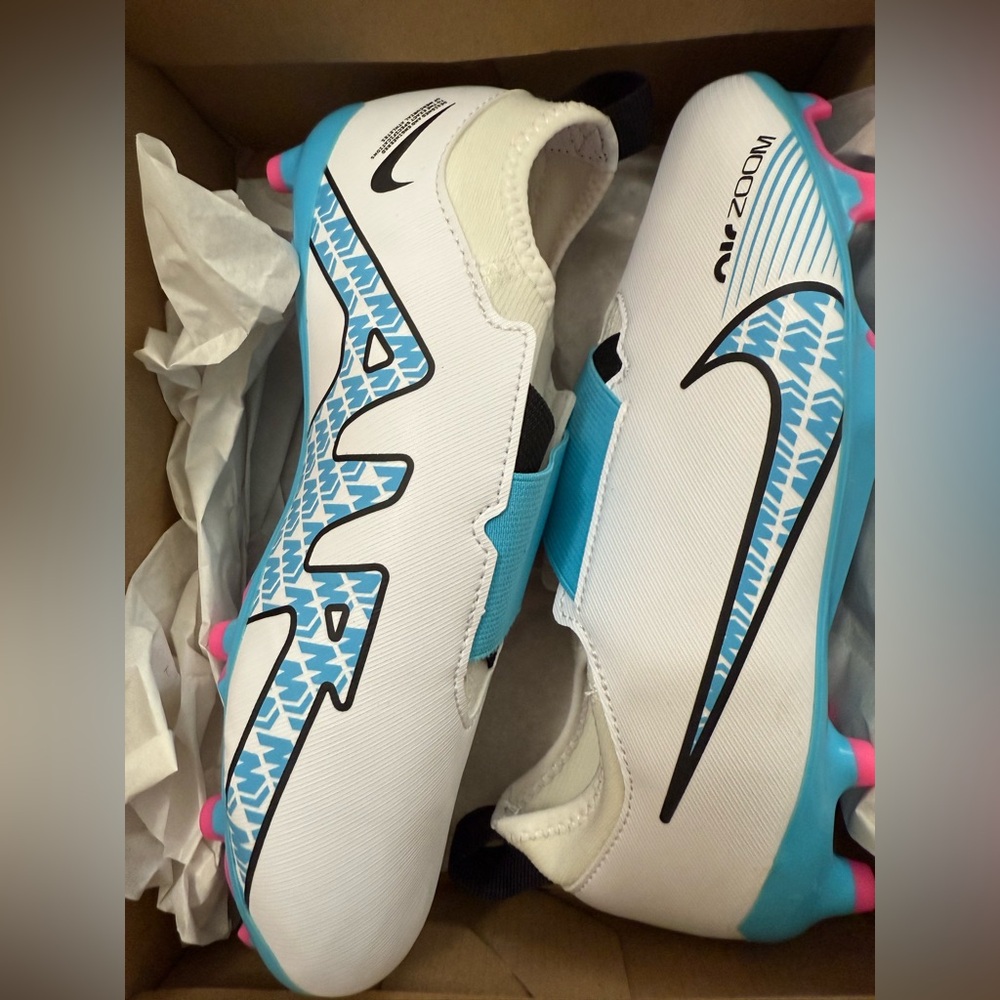 Nike Zoom Vapor 15 Academy in White and Blue